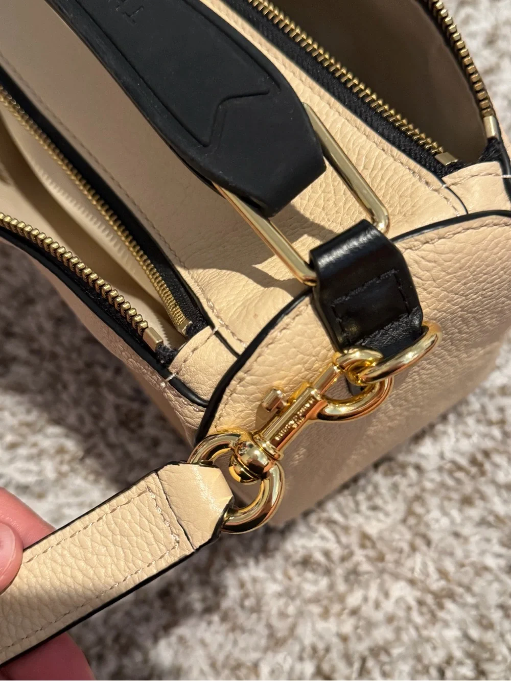 Marc Jacobs the soft box bag 23